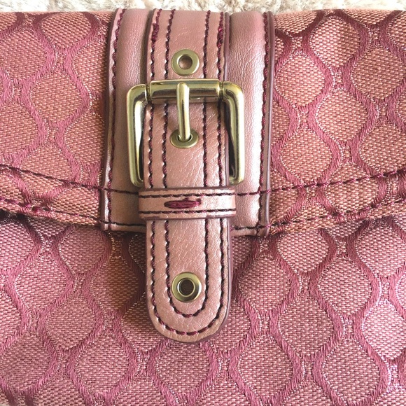 Nine West Wristlet. - Picture 2 of 5